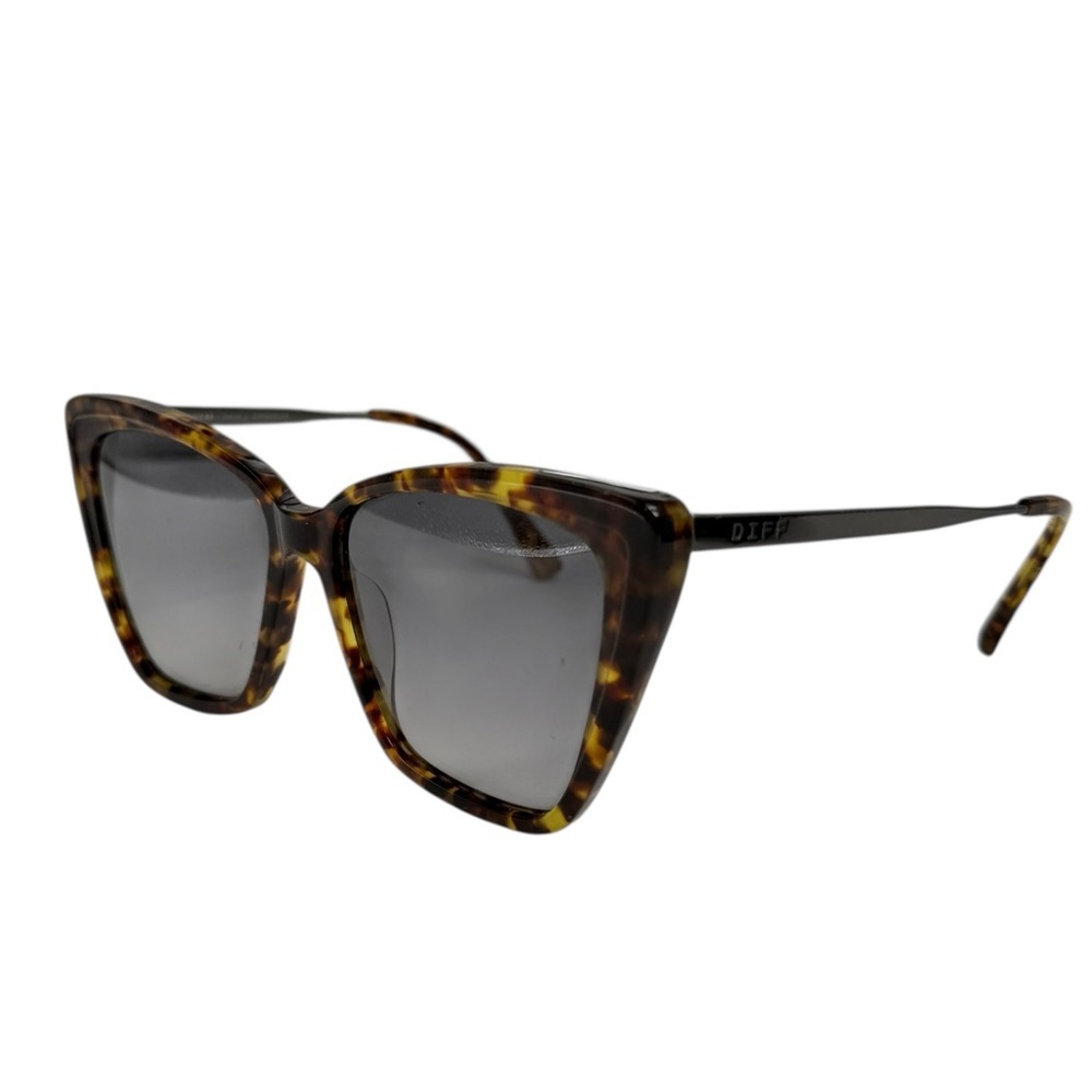 Diff Eyewear Tortoise Cat-Eye Sunglasses with Gray Lenses